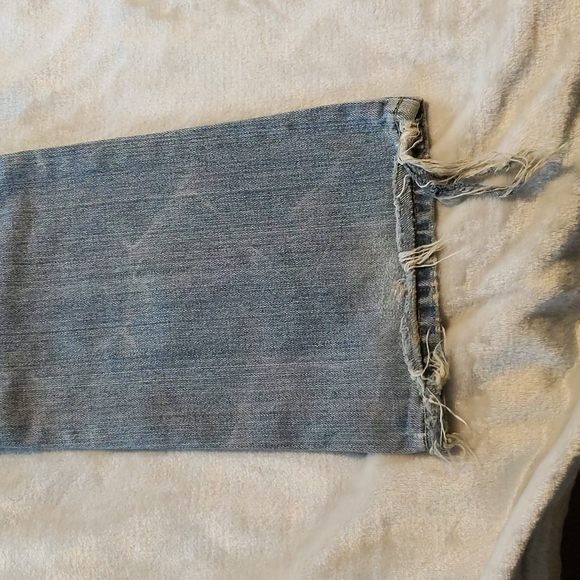 Vintage Bullhead Laguna boot cut distressed blue jean. Size 5 - Picture 11 of 11